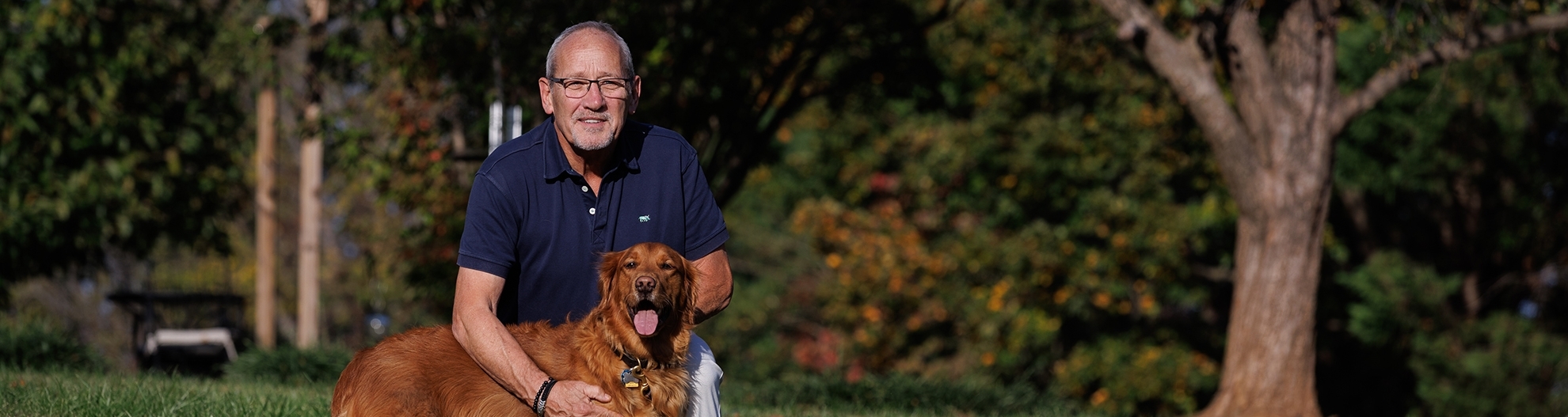Jan Kamphuis and his golden retriever